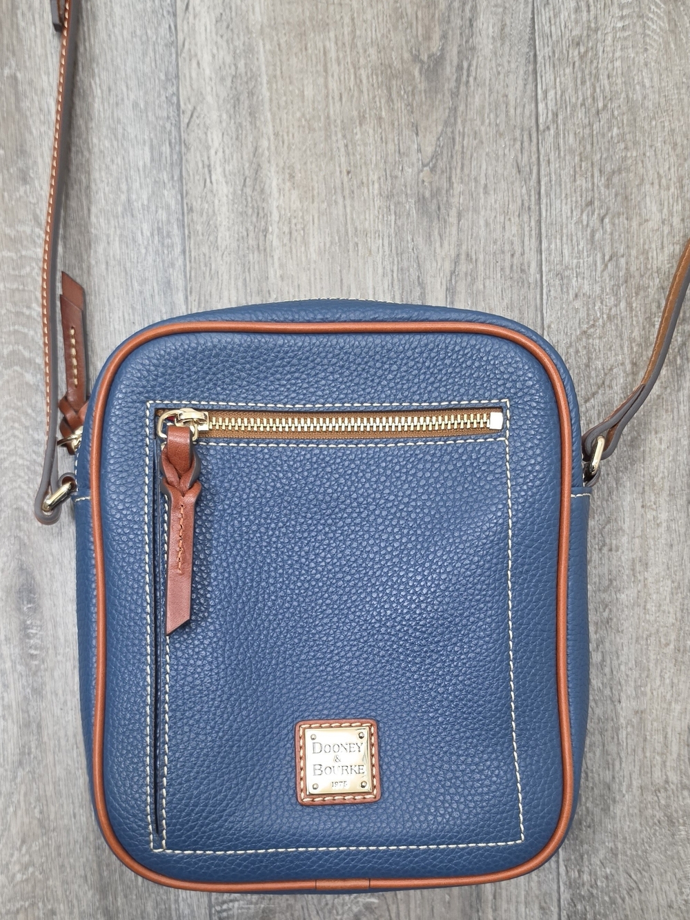 Dooney & Bourke Pebbled Leather Camera Crossbody - Picture 12 of 14
